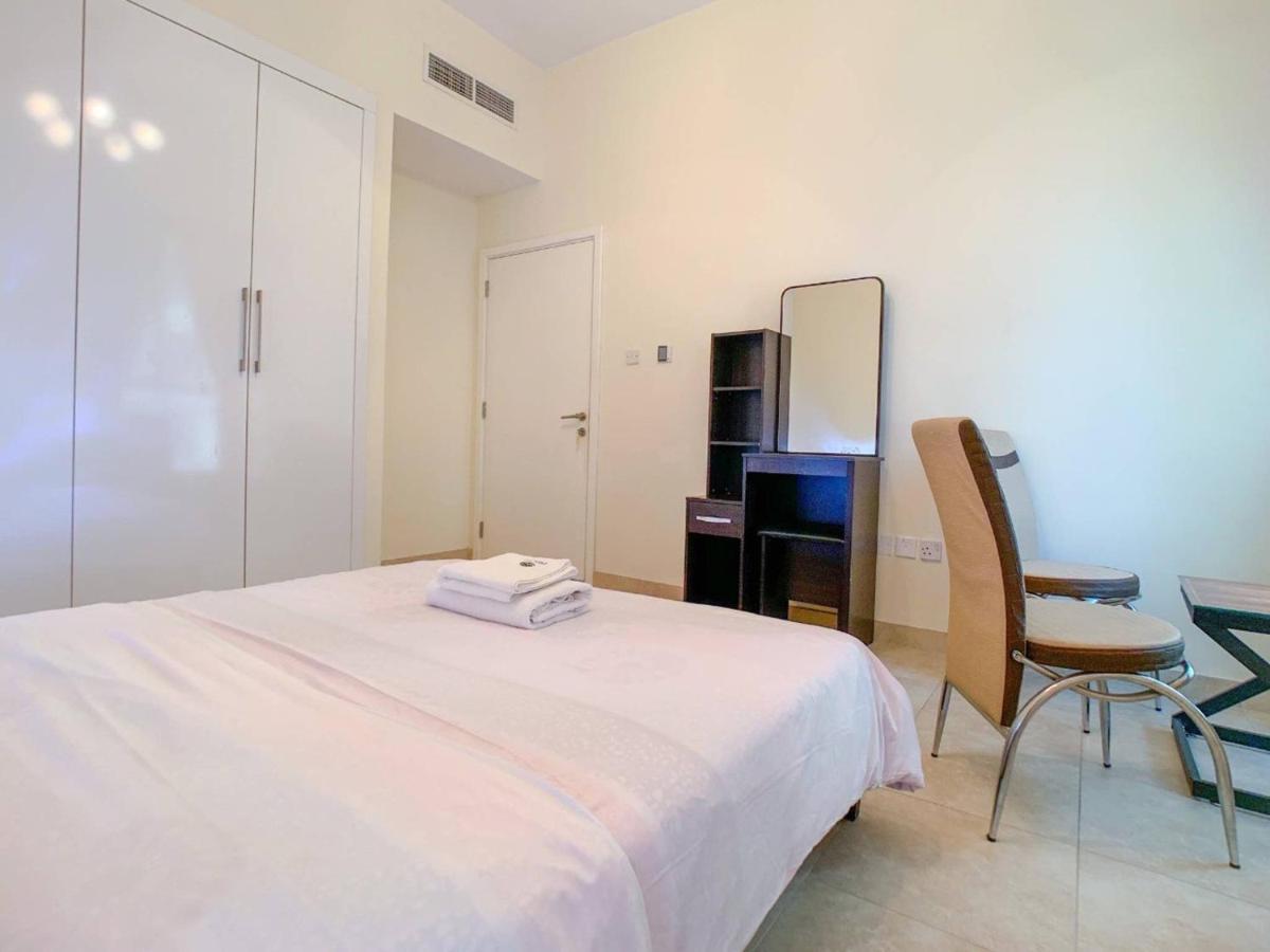 Luxury 1bhk Capitol Tower * Dubai